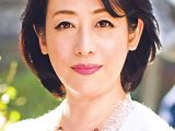 息子の股間を誘惑する母の巨尻 舞子